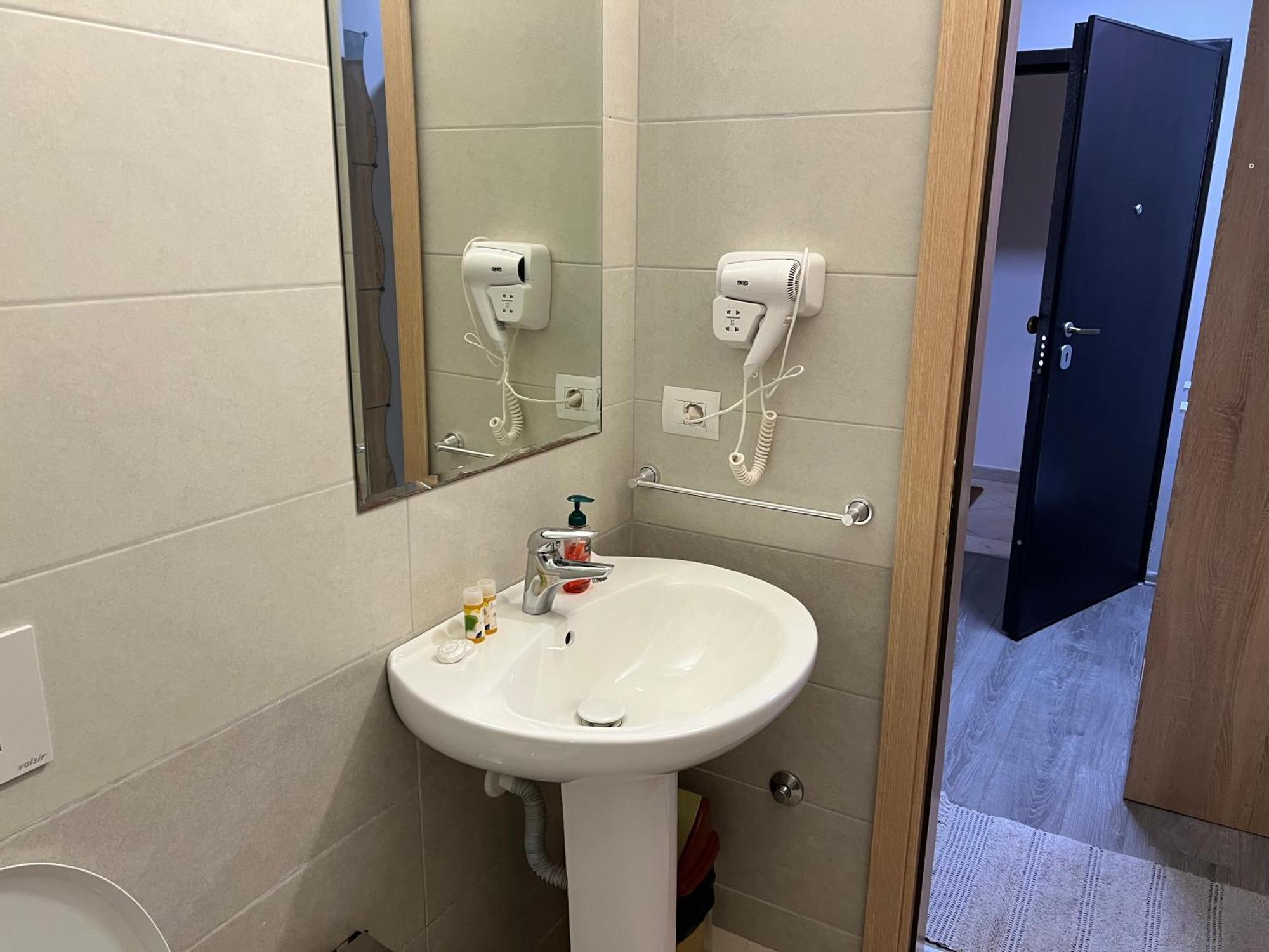 Apartamente Oslo Влёра Экстерьер фото